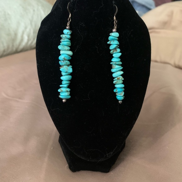Jewelry - Turquoise chip earrings